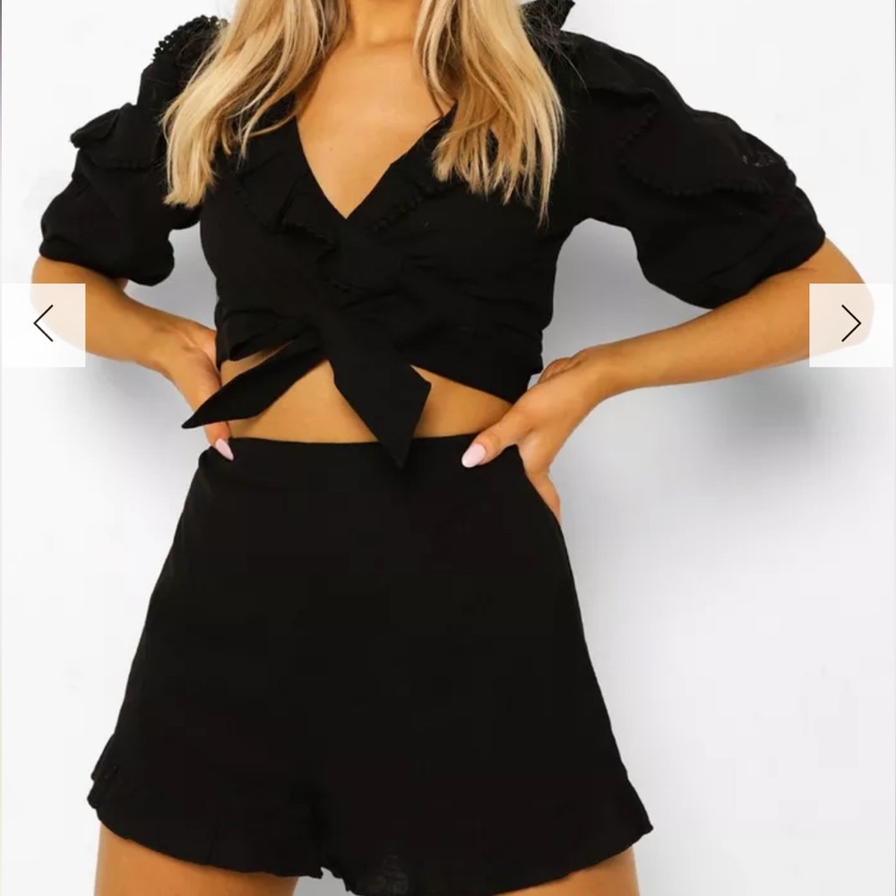 Boohoo two piece set- crop top and shorts
